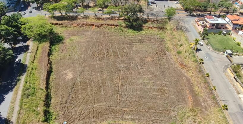 Terreno en Urb. Valles de Camoruco