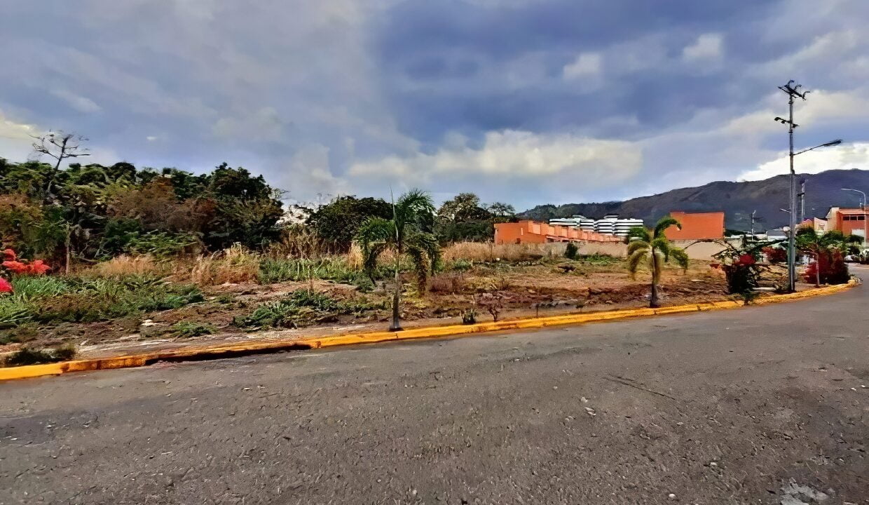 302200352_3828746163915616_5292003070247410493_n-edit