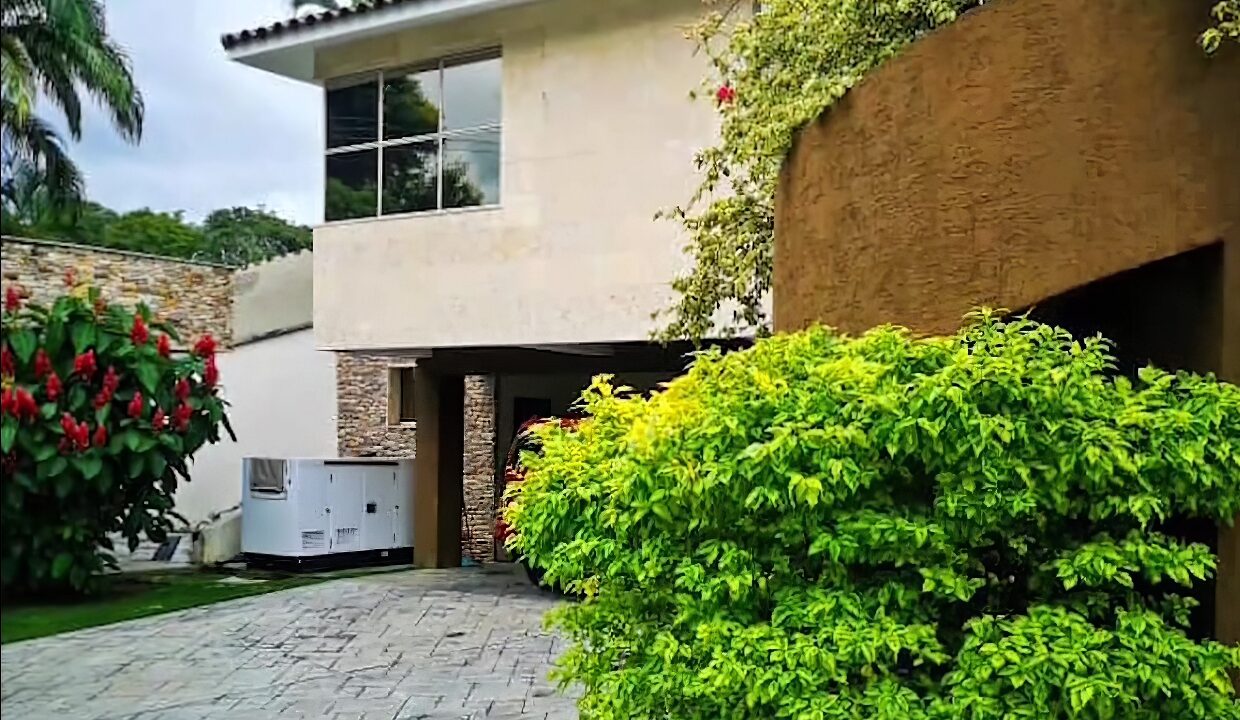 Captura de pantalla 2022-10-05 212105-edit