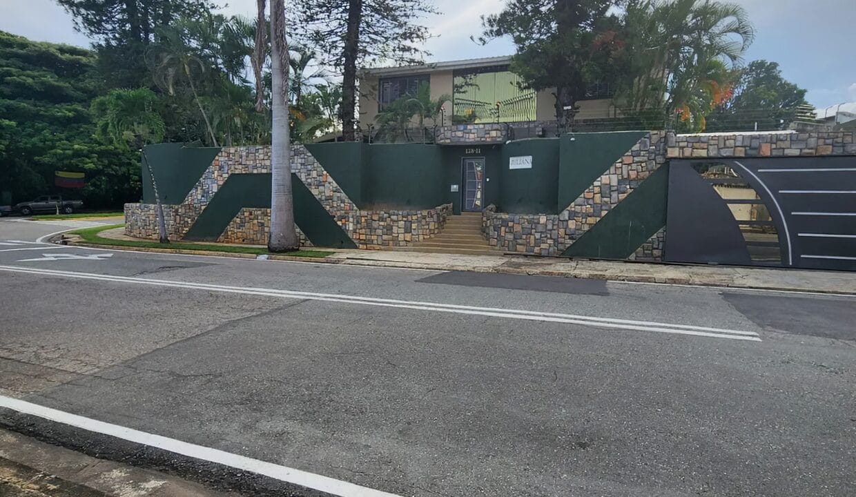 313931944_590083162872315_3445320427439298105_n-edit