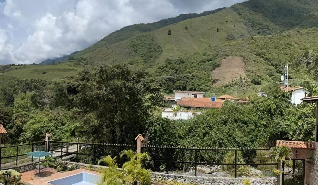 314679865_158521996875331_8279345900504872914_n-edit