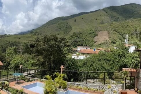 314679865_158521996875331_8279345900504872914_n-edit