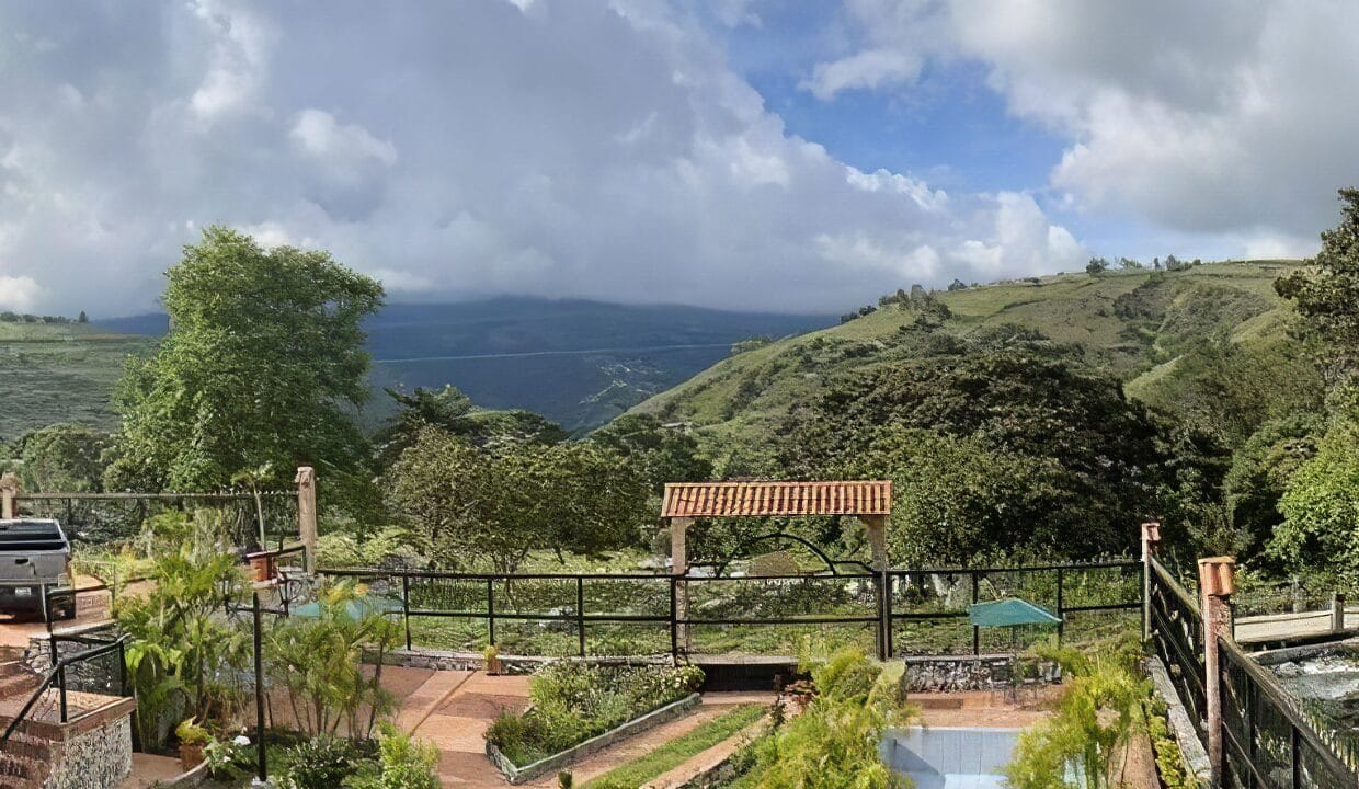 314724365_880600632929948_486754224414112809_n-edit