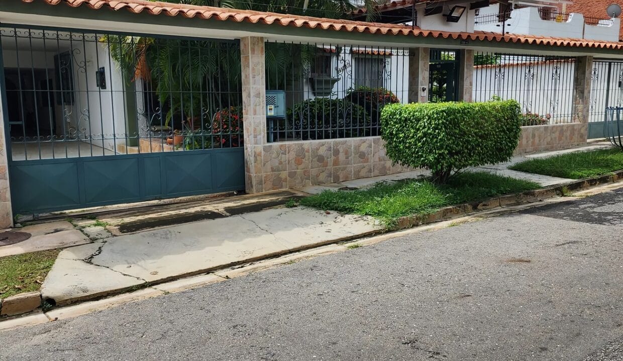 315324998_1270477660399030_6603726524562052216_n-edit