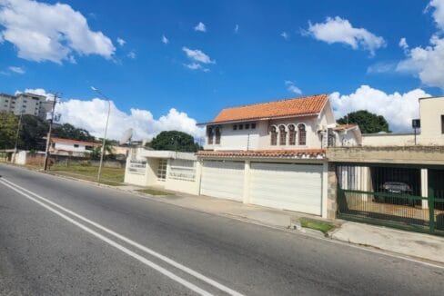 326868014_903988790641409_3170725255256000186_n-gigapixel-very_compressed-width-1240px