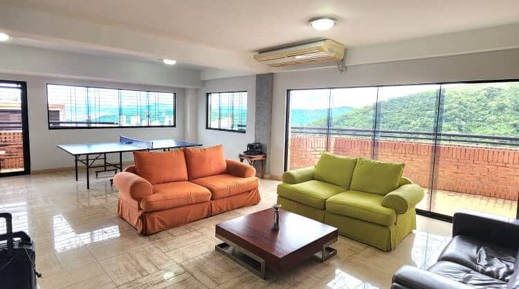 Venta de PH Totalmente Amoblado en Urb. El Parral