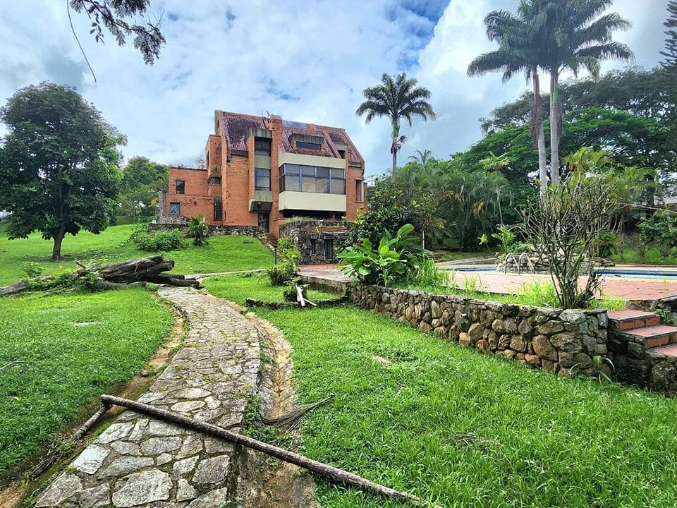 366052630_169692102804231_6433332215934695079_n