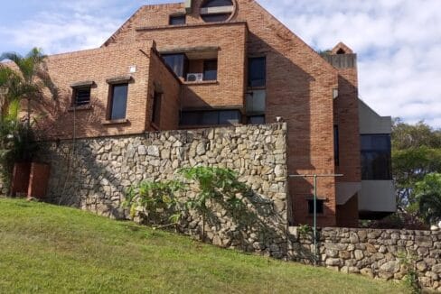 366064255_169691842804257_66321071467721400_n