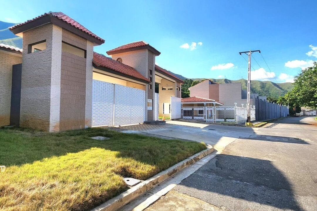 371303440_1604089593417133_6235575296596244391_n