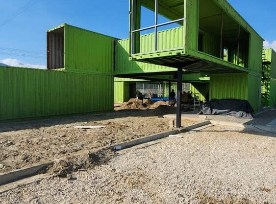 Alquiler de Conteiner de Comida en Urbanización. Mañongo