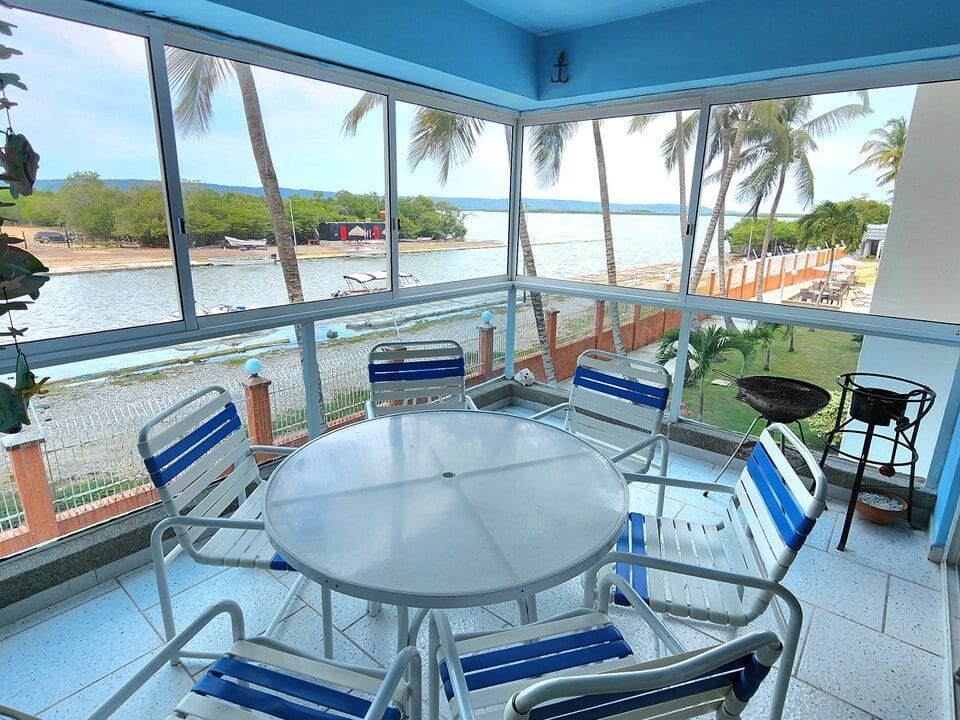 409112452_242265625546878_4151865540202363672_n