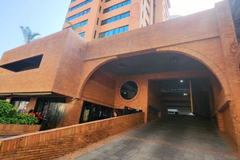 SaveClip.App_462411686_1302021347628466_80264628521520543_n