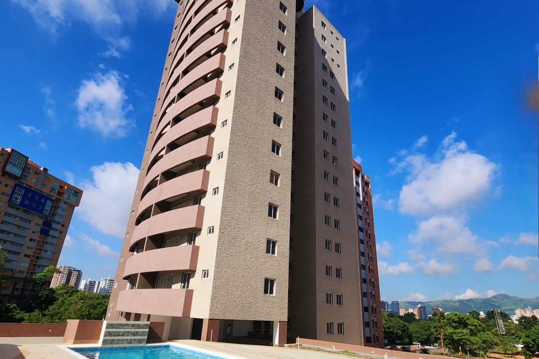 SaveClip.App_486744175_995846669158018_1860783364903720264_n