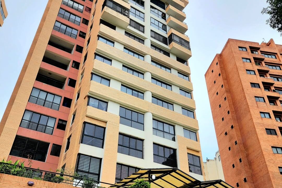 SaveClip.App_560773557_18066861326461105_1014375709825512532_n